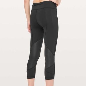 Lululemon Pace Rival Crop *Full-On Luxtreme 22"
Black